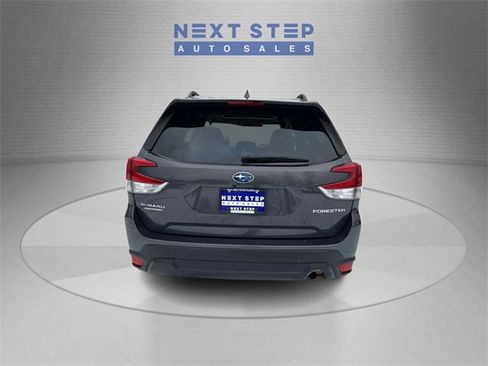 Used 2022 Subaru Forester Premium image 7