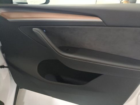 Used 2023 Tesla Model Y Long Range image 25