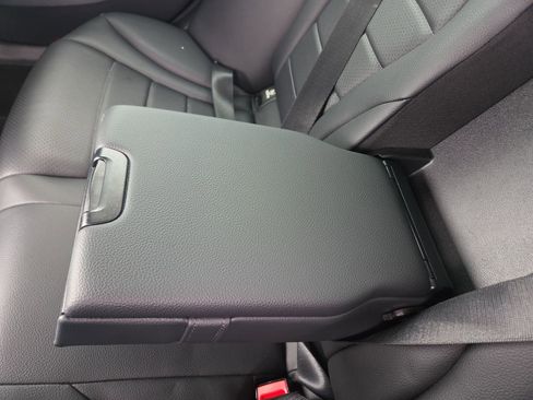 Used 2018 Mercedes-Benz C 300 Sedan image 27