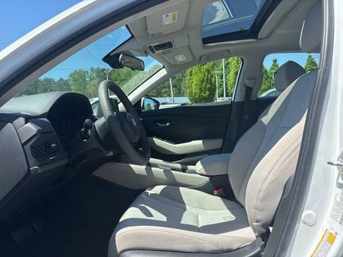 Used 2023 Honda Accord EX image 12