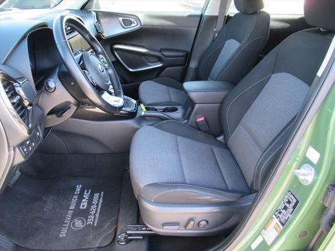 Used 2020 Kia Soul EX image 16