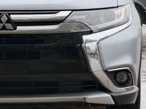 Used 2017 Mitsubishi Outlander SE image 7