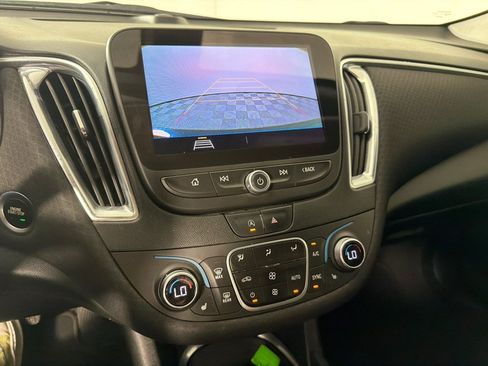 Used 2020 Chevrolet Malibu LT FWD image 16