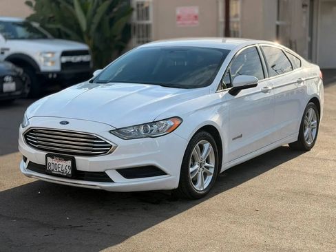 Used 2018 Ford Fusion SE FWD image 5