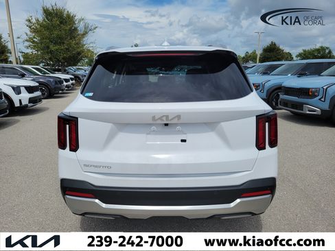 New 2026 Kia Sorento S FWD image 8