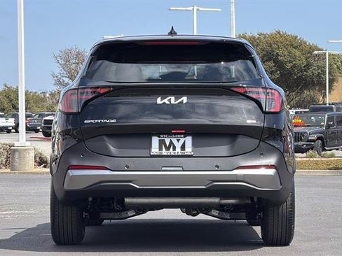 New 2026 Kia Sportage LX FWD image 5
