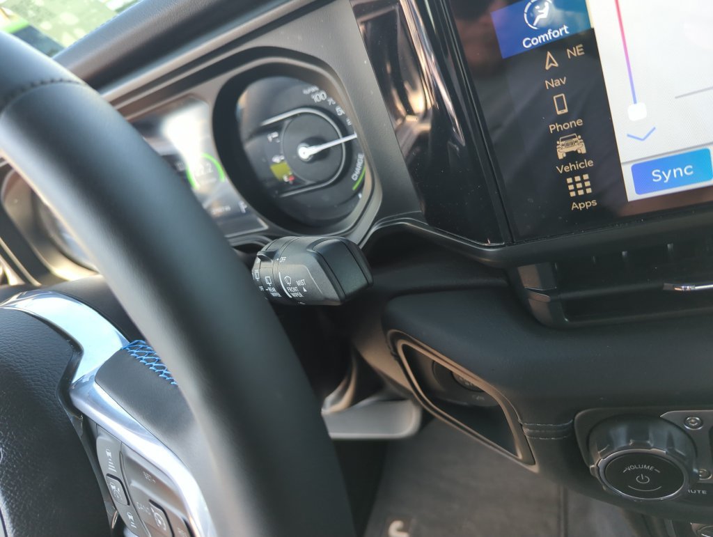 Used 2024 Jeep Wrangler High Altitude AWD/4WD image 21