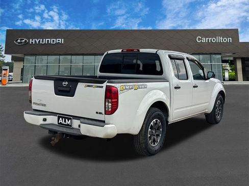 Used 2015 Nissan Frontier Desert Runner RWD image 5