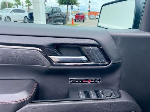 Used 2023 GMC Sierra 1500 AT4X image 9