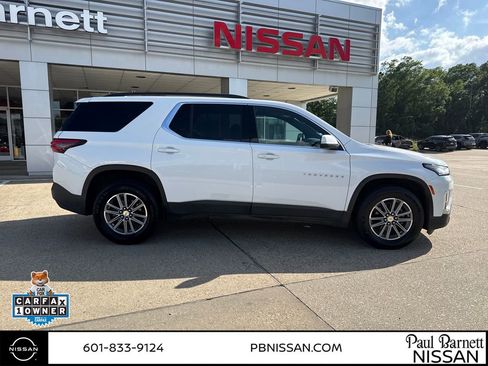 Used 2023 Chevrolet Traverse LT FWD image 5