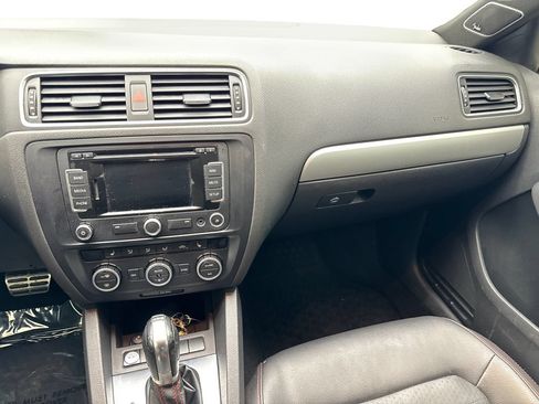Used 2014 Volkswagen Jetta GLI Autobahn FWD image 48