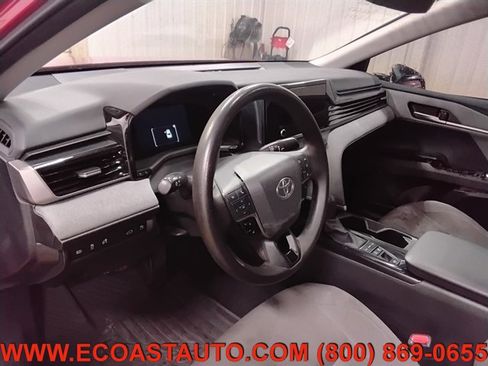 Used 2025 Toyota Camry LE image 11