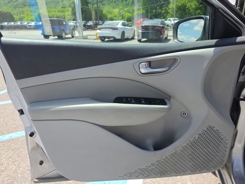 Used 2013 Dodge Dart SXT FWD image 11