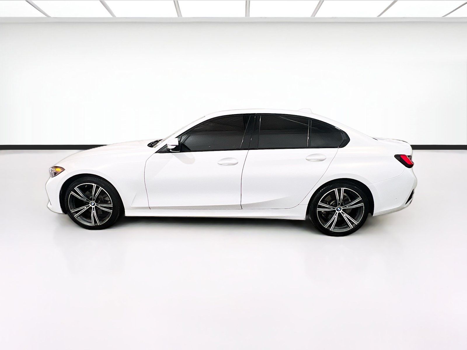 Used 2022 BMW 330i Sedan w/ Convenience Package RWD image 23