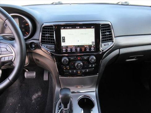 Used 2021 Jeep Grand Cherokee Laredo X image 19