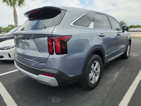 Certified 2024 Kia Sorento LX FWD image 16