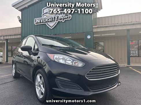 Used 2017 Ford Fiesta SE FWD image 1