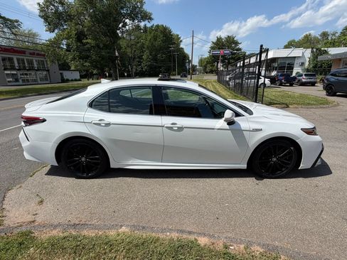 Used 2021 Toyota Camry XSE FWD image 4
