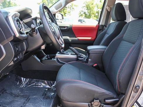 Used 2022 Toyota Tacoma SR5 image 17