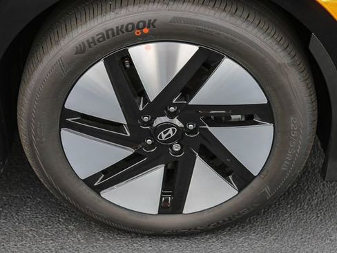 New 2025 Hyundai Ioniq 6 SE image 12