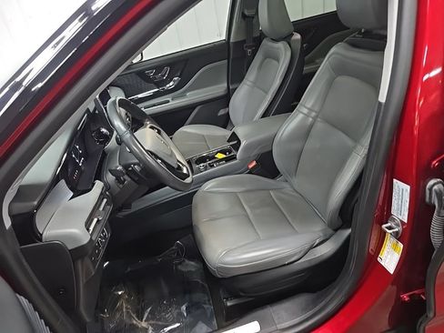 Used 2021 Lincoln Corsair AWD w/ Premium Package image 36