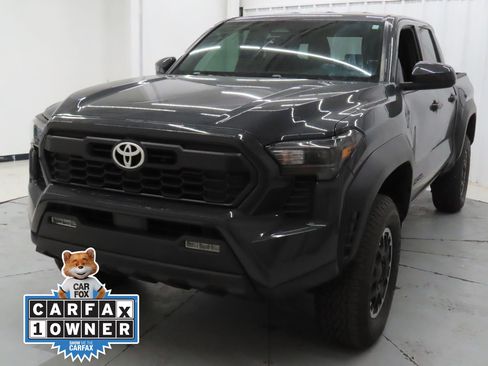 Used 2024 Toyota Tacoma TRD Off-Road image 7