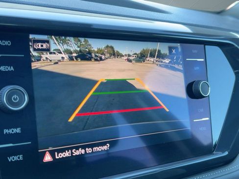 Used 2022 Volkswagen Taos SEL image 26