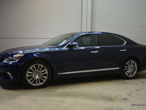 Used 2013 Lexus LS 460 w/ Comfort Pkg RWD image 29