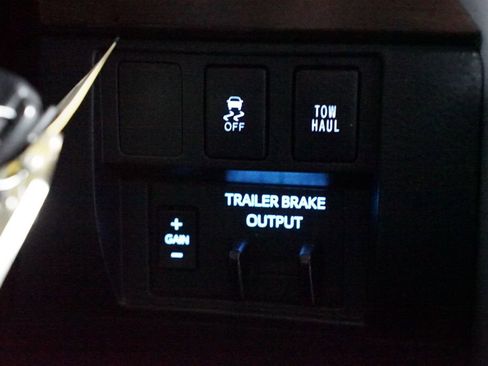 Used 2018 Toyota Tundra Limited w/ TRD Off Road Package image 23