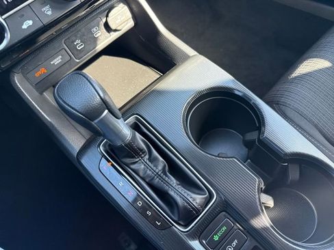 Certified 2025 Honda Civic LX image 29