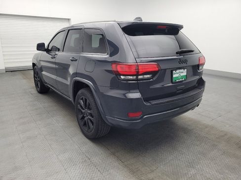Used 2018 Jeep Grand Cherokee Altitude image 5