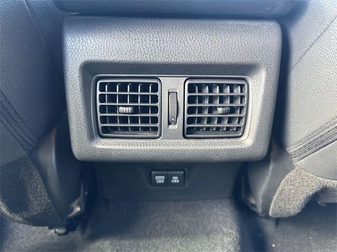 Used 2025 Toyota Camry SE image 24