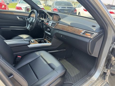 Used 2014 Mercedes-Benz E 350 4MATIC Sedan image 12