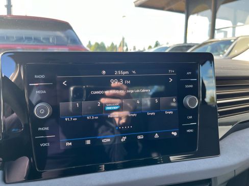 Used 2025 Volkswagen Jetta SE image 21