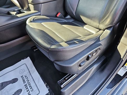 Used 2021 Chevrolet Tahoe LT image 34