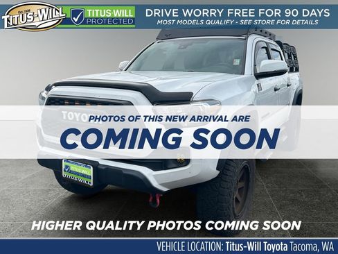 Used 2019 Toyota Tacoma TRD Off-Road w/ Technology Package AWD/4WD image 2
