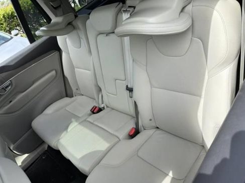 Used 2025 Volvo XC90 T8 Plus w/ Protection Package Premier AWD/4WD image 5