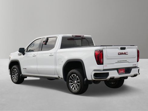 Used 2022 GMC Sierra 1500 AT4 w/ AT4 Preferred Package image 3