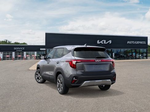 New 2026 Kia Seltos LX FWD image 4