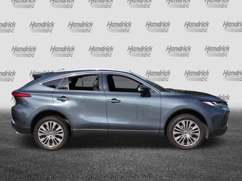 Used 2023 Toyota Venza XLE AWD/4WD image 10