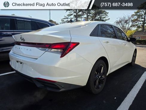 Used 2022 Hyundai Elantra SEL w/ Convenience Package image 6