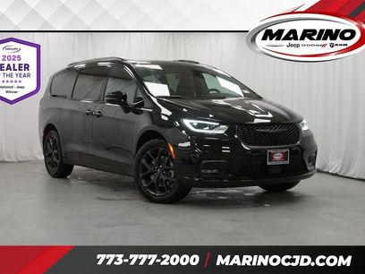 New 2026 Chrysler Pacifica Limited w/ S Appearance Package