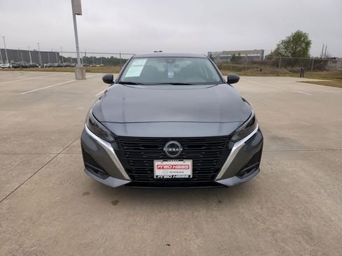 Used 2025 Nissan Altima 2.5 SV image 9