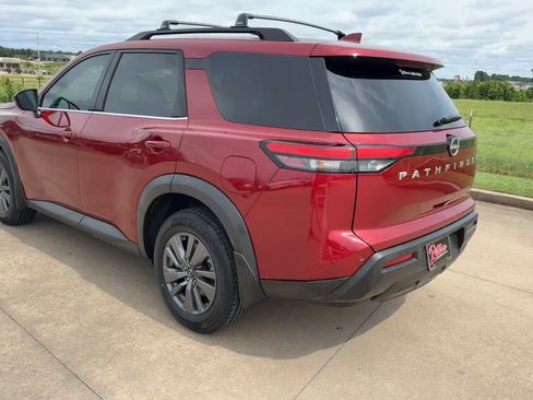 Used 2022 Nissan Pathfinder SV FWD image 6