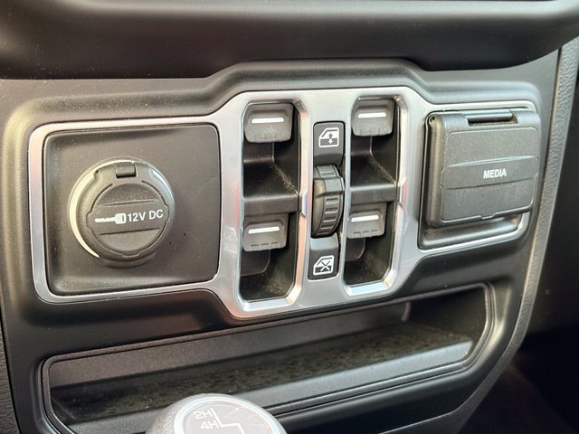 Used 2022 Jeep Gladiator Sport AWD/4WD image 23