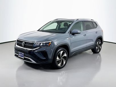 Certified 2024 Volkswagen Taos SE w/ Panoramic Sunroof Package