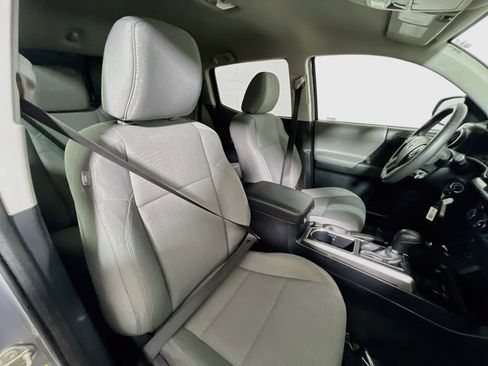Used 2016 Toyota Tacoma SR5 w/ SR5 Appearance Package (SN) AWD/4WD image 24