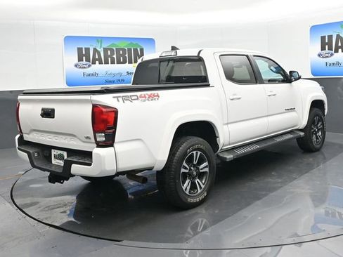 Used 2019 Toyota Tacoma TRD Sport AWD/4WD image 5