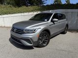 Used 2023 Volkswagen Tiguan SE image 2