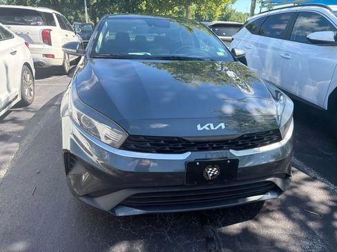 Used 2022 Kia Forte LXS w/ LXS Technology Package FWD image 2